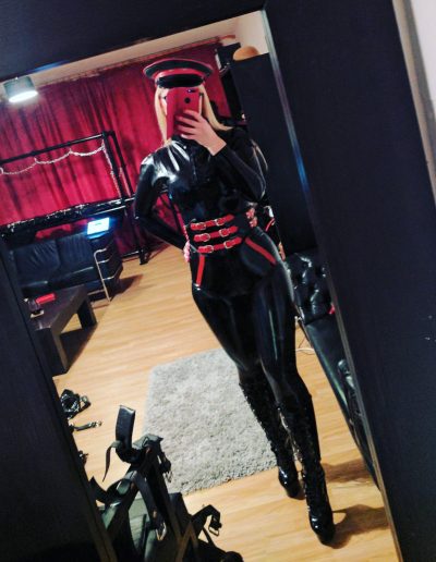 mistress alexandra wildfire selfies