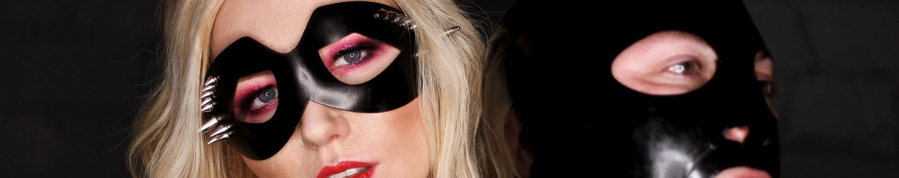 mask3 London Mistress Wildfire wearing intricate mask